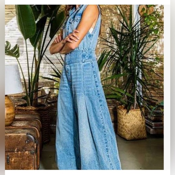 NWT - BUCKETLIST Denim Sleeveless Button-Up Wide Leg Jumpsuit Size Large - Picture 3 of 8
